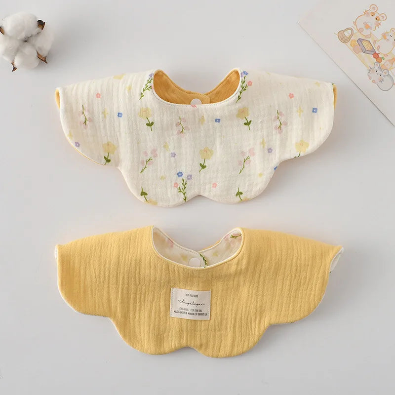 Le Pétale - Petal Shaped Bib