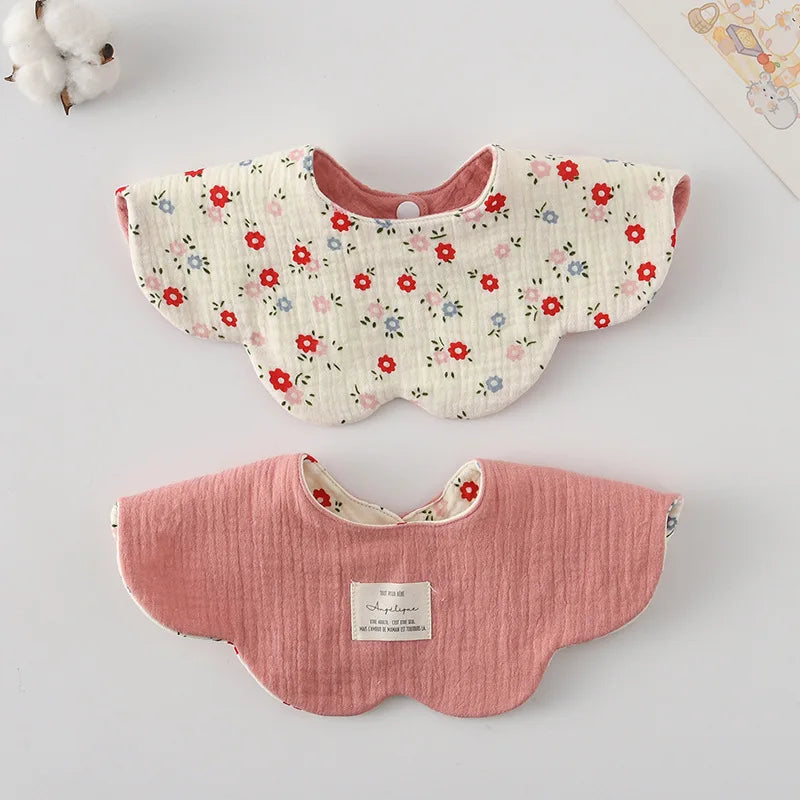 Le Pétale - Petal Shaped Bib