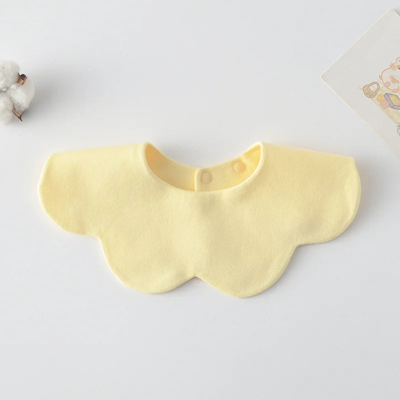 Le Pétale - Petal Shaped Bib