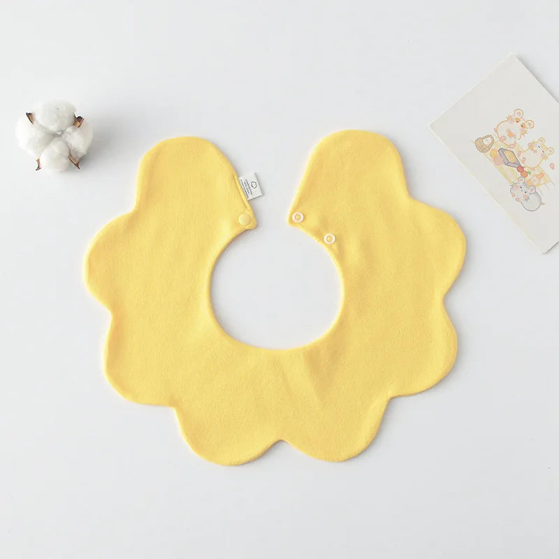 Le Pétale - Petal Shaped Bib