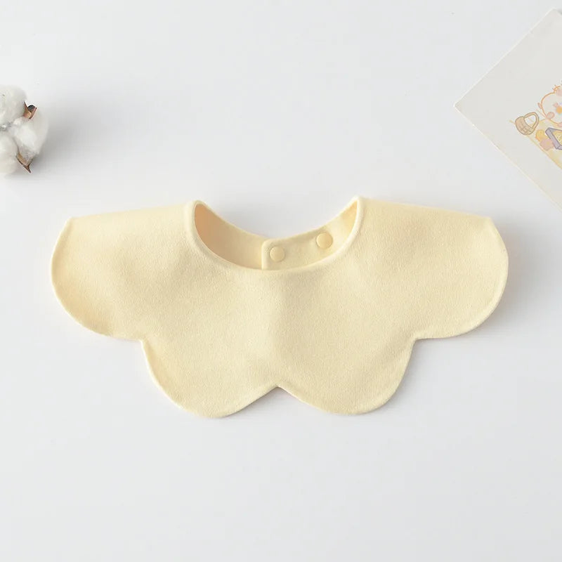 Le Pétale - Petal Shaped Bib
