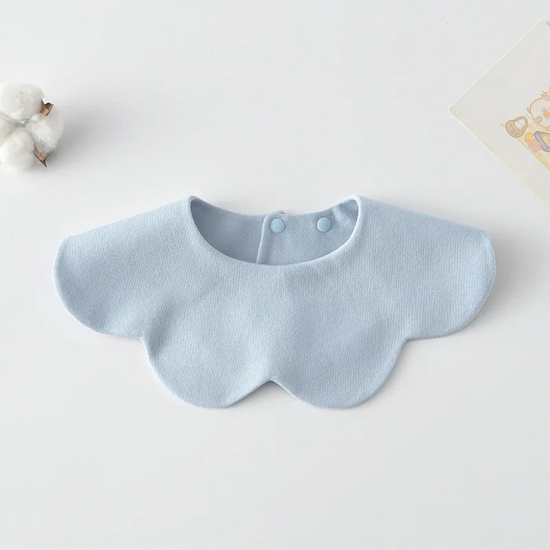 Le Pétale - Petal Shaped Bib