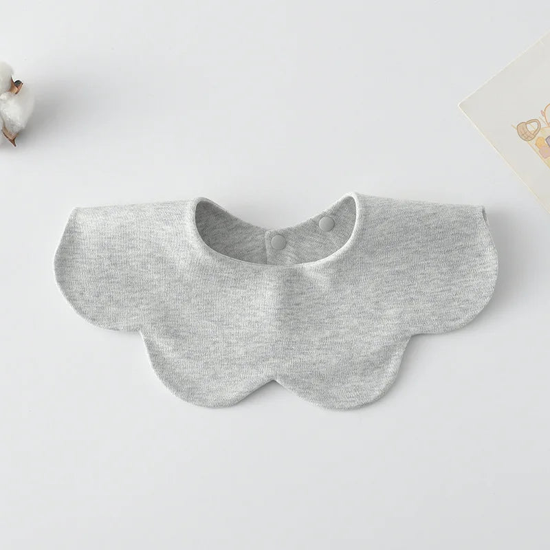 Le Pétale - Petal Shaped Bib