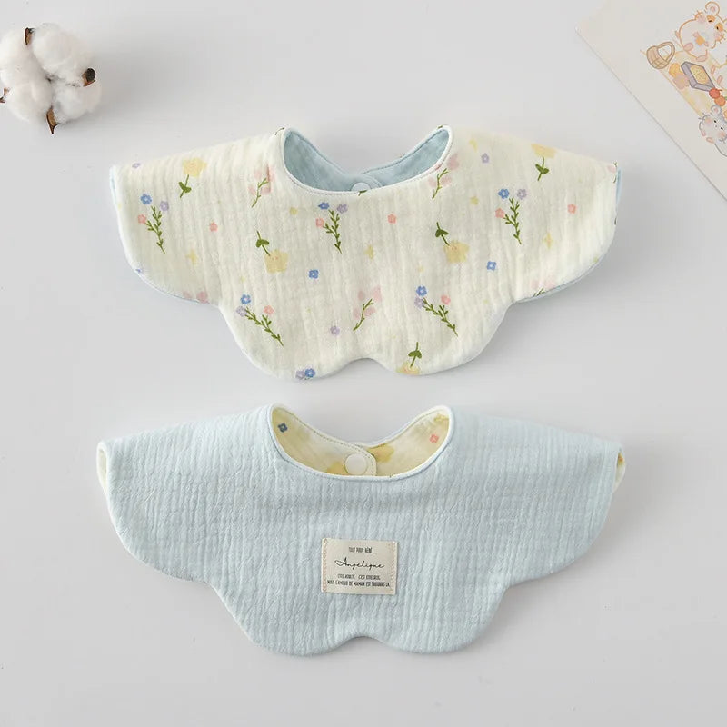 Le Pétale - Petal Shaped Bib