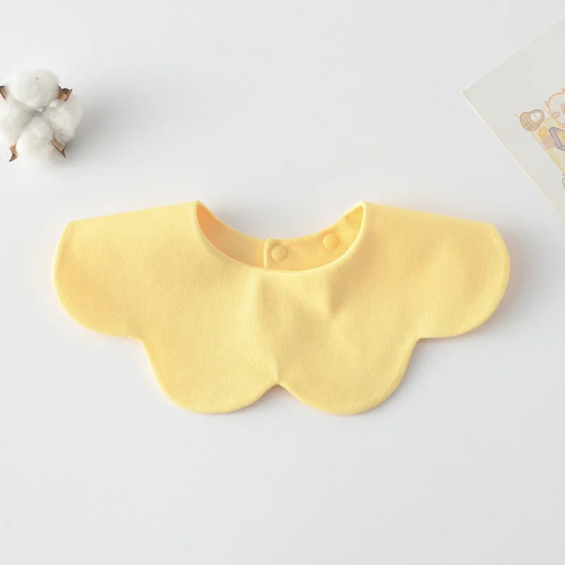 Le Pétale - Petal Shaped Bib