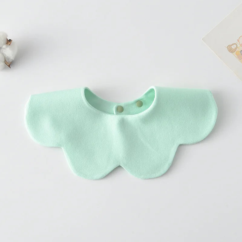 Le Pétale - Petal Shaped Bib