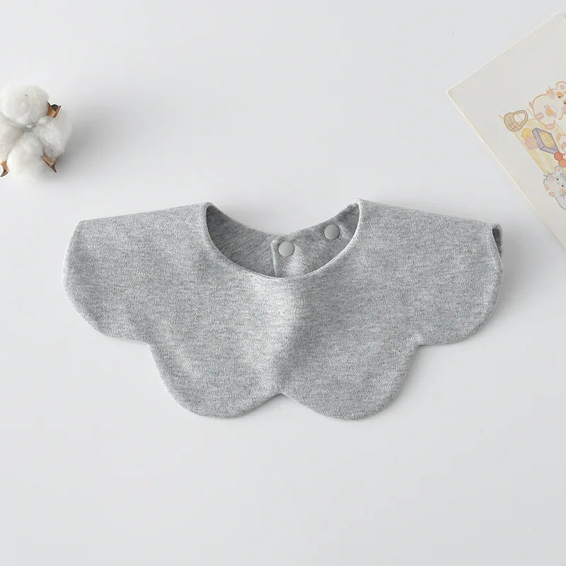 Le Pétale - Petal Shaped Bib