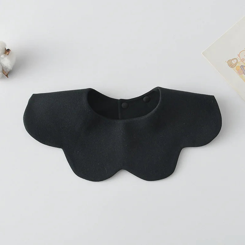 Le Pétale - Petal Shaped Bib