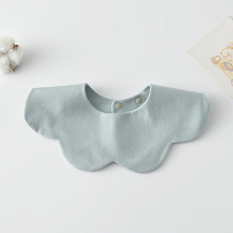 Le Pétale - Petal Shaped Bib